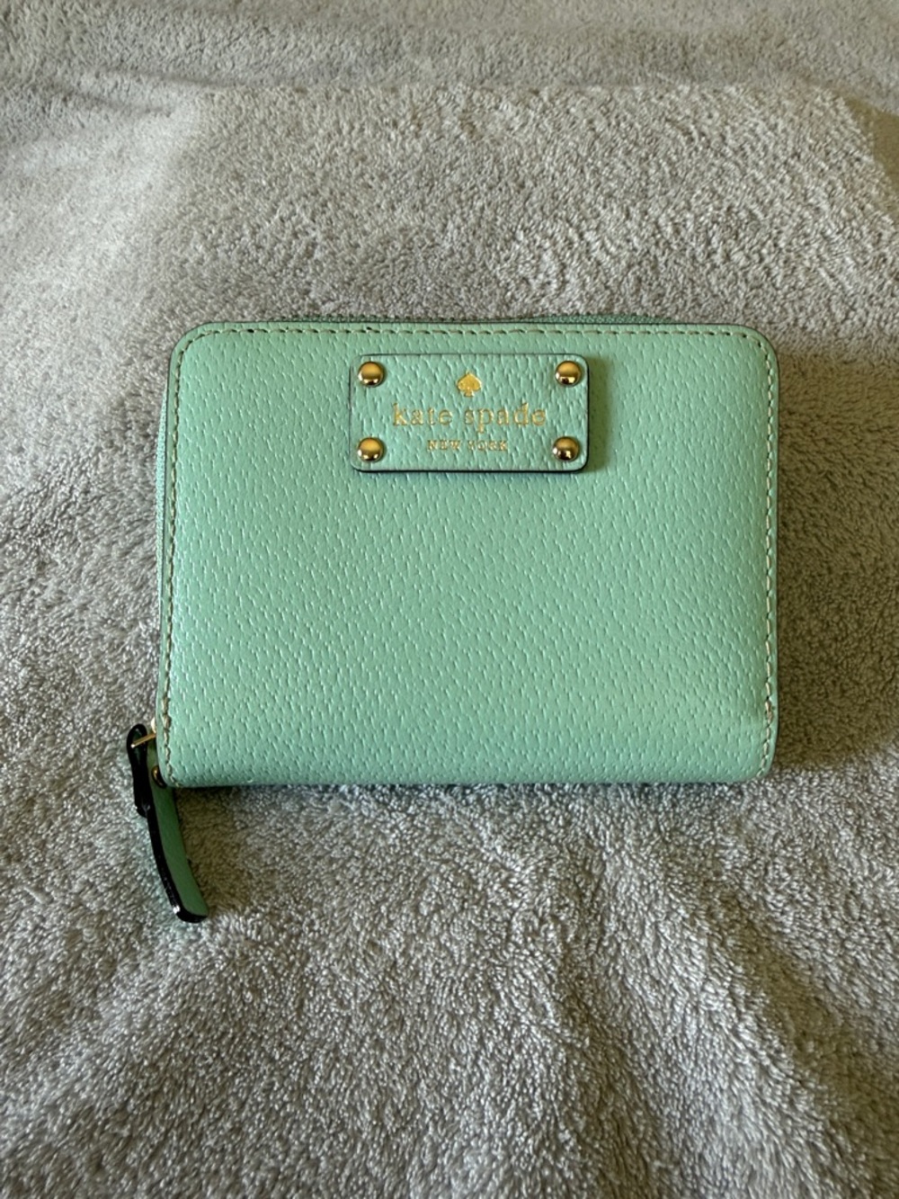 kate spade Wellesley mint green pebbled leather zip wallet